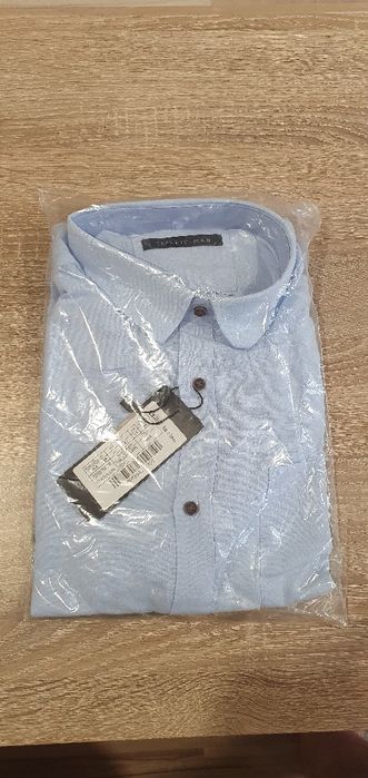 vand camasa de in albastru deschis !!! OCAZIE !! super PRET !!