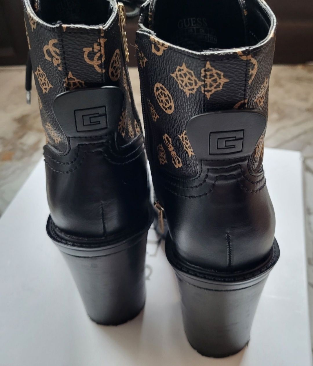 Оригинални боти Guess Гес