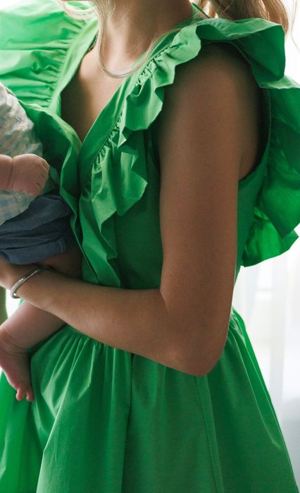 Vand rochie verde deosebita