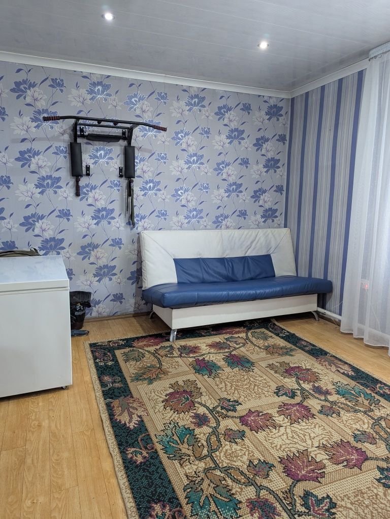 Жилой дом с хозпостройками
