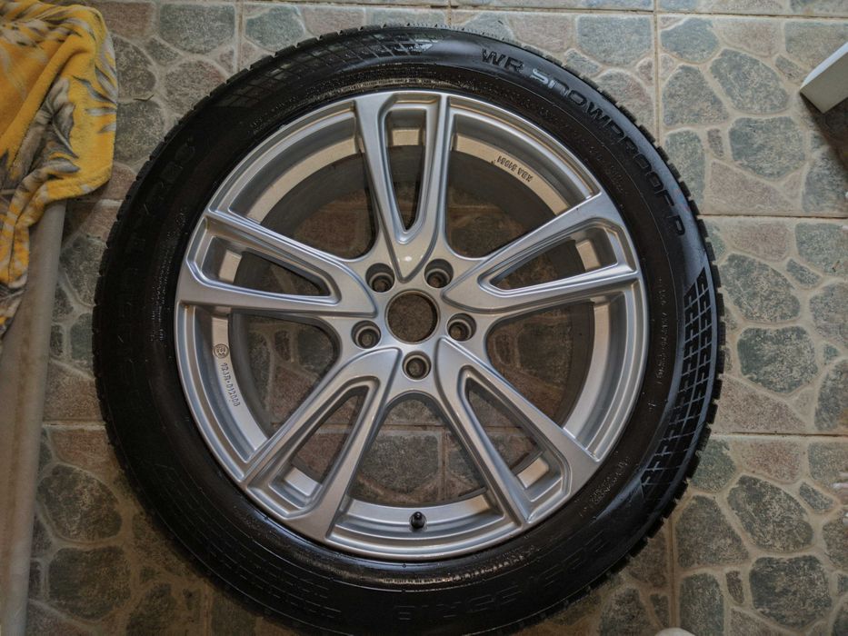 Jante GMP + anvelope Nokian iarnă 5x108 ET45 R18