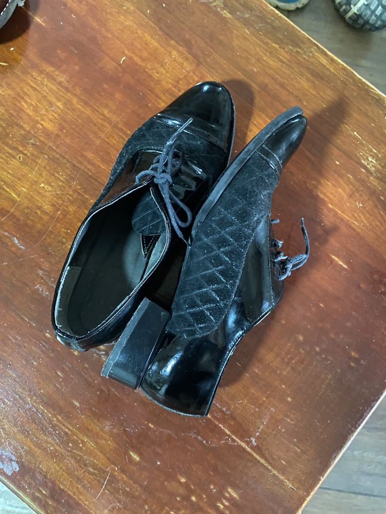 Pantofi de piele