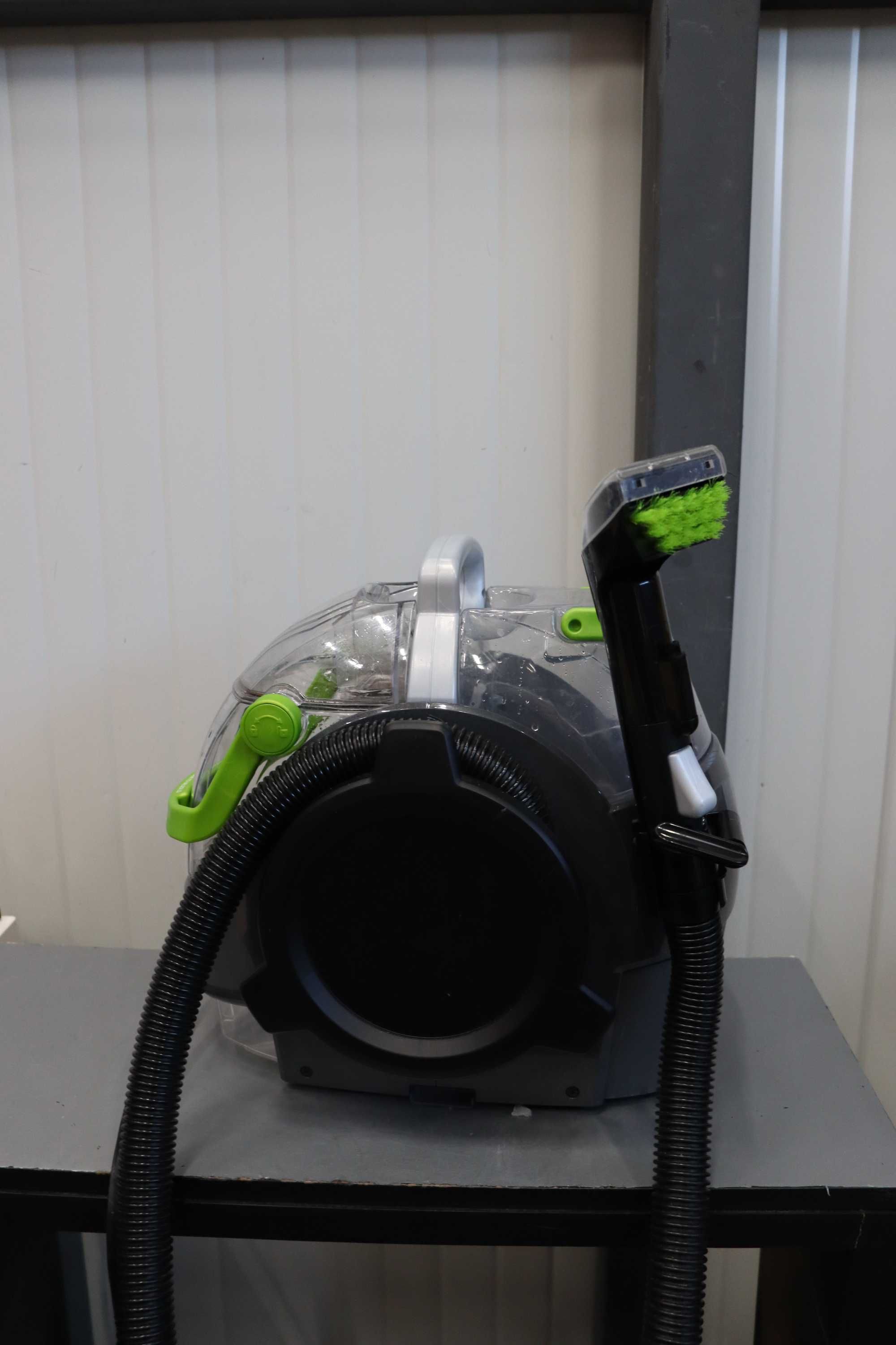 Перяща прахосмукачка BISSELL SpotClean Pet Pro, Черна/Зелена, 750 W