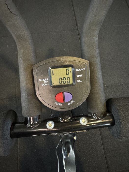 Aparat pentru abdomene Body Building cu afișaj digital – pliabil
