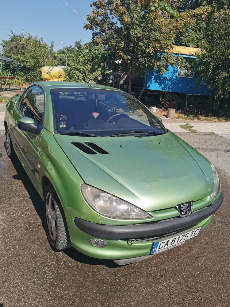 Продавам личния си автомобил Пежо 206 cc
