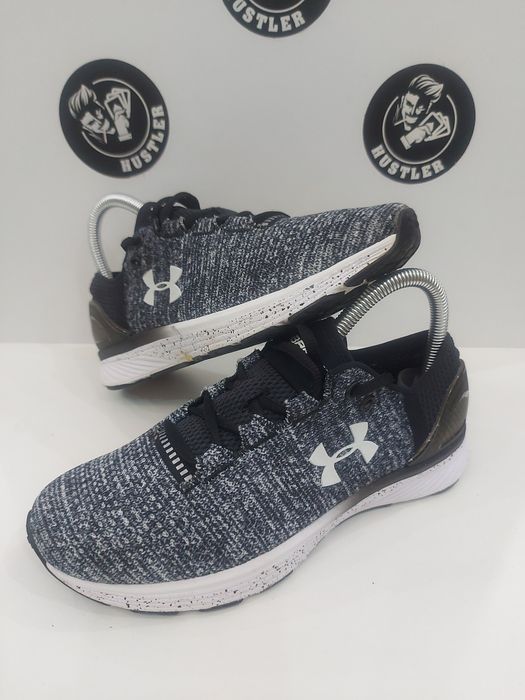 Дамски маратонки UNDER ARMOUR. Номер 38
