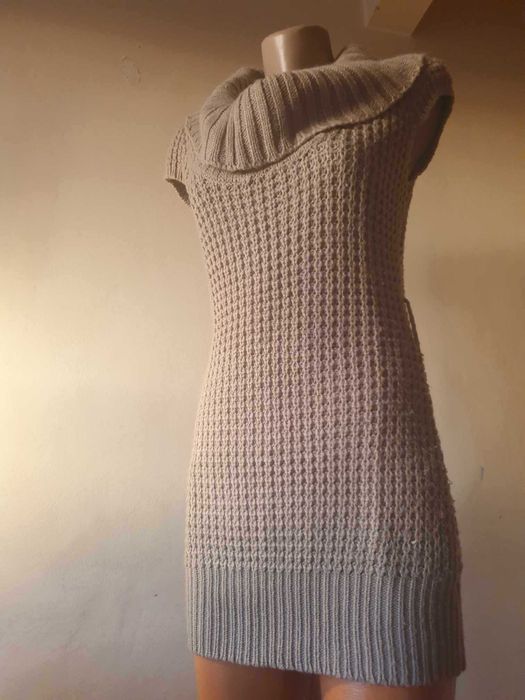 Fusta rosie lana vergina Pierre Cardin NOUA,rochie MNG, compleuAg