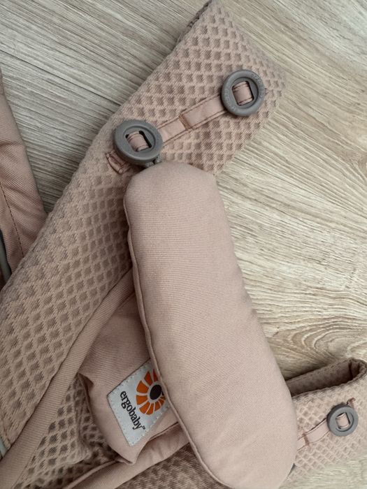 Продам Эргорюкзак Ergobaby omni breeze