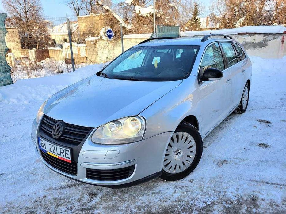 Vând sau schimb golf 5