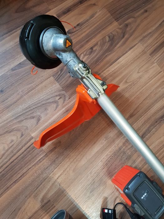 Motocoasă Husqvarna 535IFR și Suflantă  Husqvarna  525IB aproape NOI