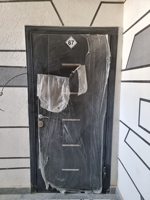 Yangi eshik sotiladi 96/2.05 m