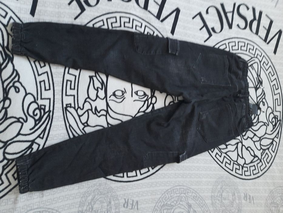 Продам джинцы черные