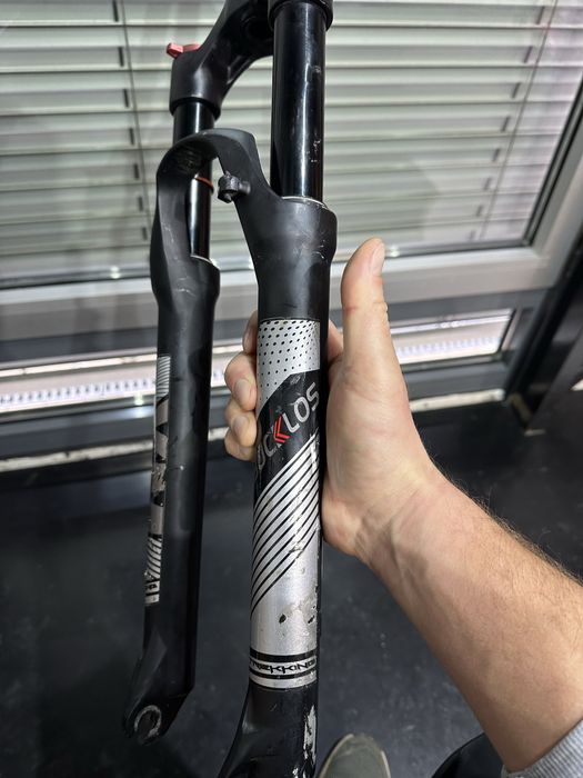 Furca Bucklos pe aer 27.5 120mm