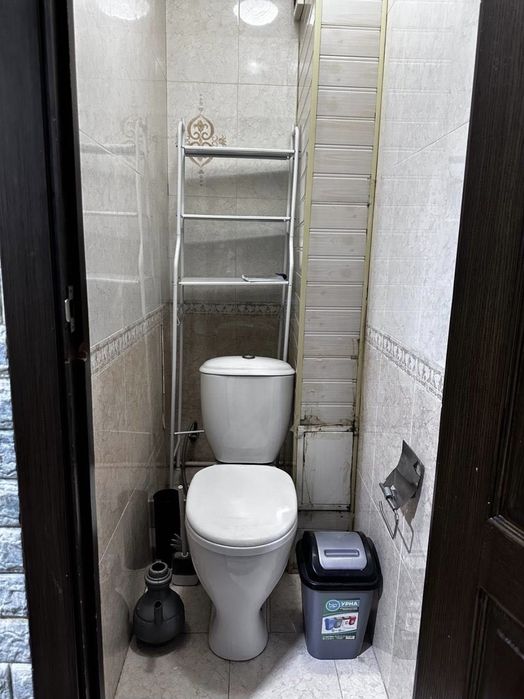 Срочно сотилади 3 хона, -1 этаж  соколний этаж  57м²