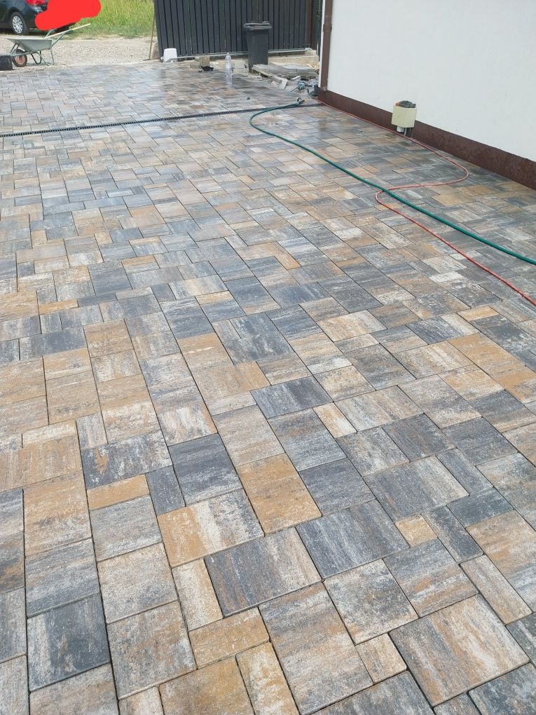 Montaj. pavaje borduri rigole piatra travertin  județul iasi