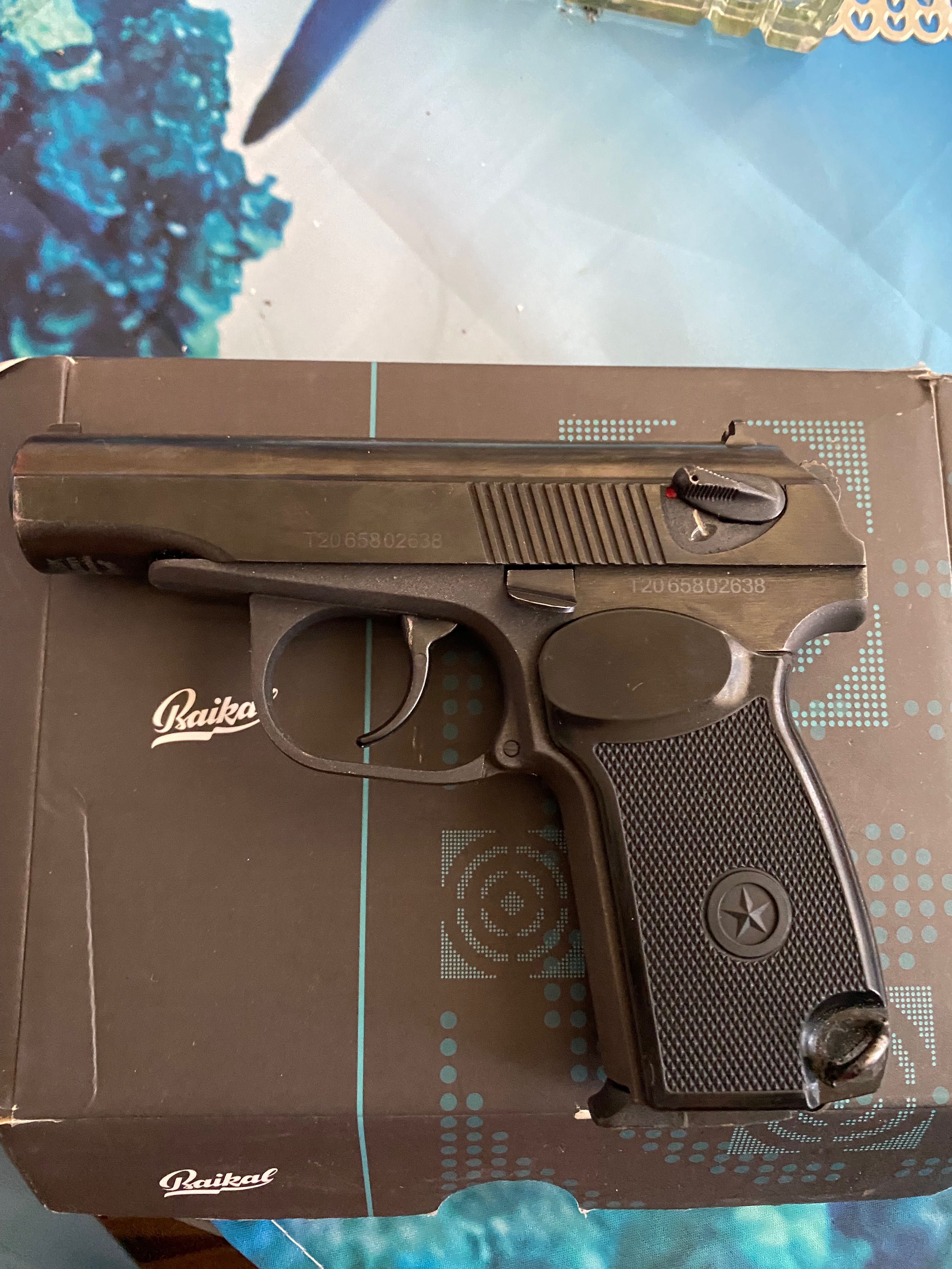 Продавам въздушен пистолет Baykal ( реплика на Макаров) MP-658K