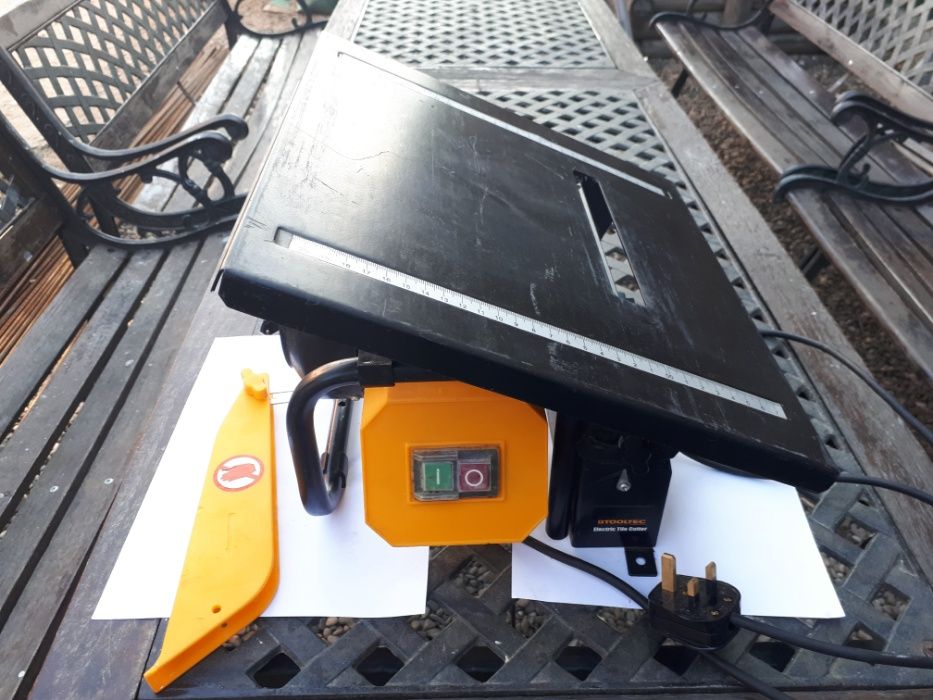 vand masina taiat gresie