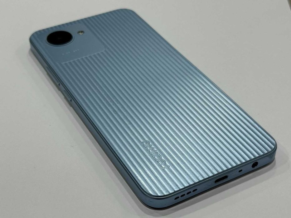 Realme C30 – 32GB / 3GB RAM