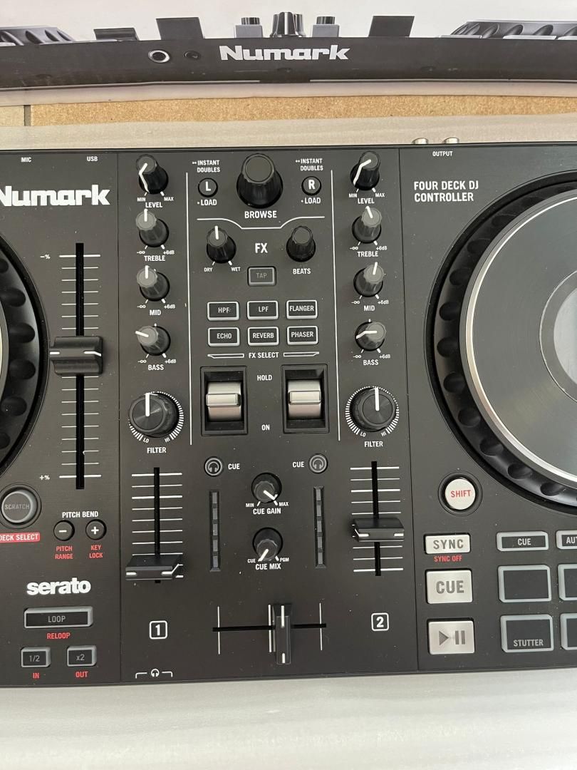 Consola DJ Numark Mixtrack Platinum FX -A-
