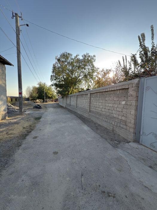 Yangi  Xayot Tumani Binokor Maxallasida bir sotix yer sotiladi