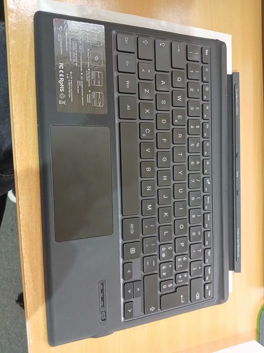 Tastatura Qulose Surface Pro 3–7 Plus, Bluetooth, layout spaniol
