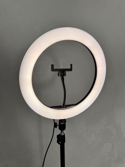 Продам кольцевую лампу