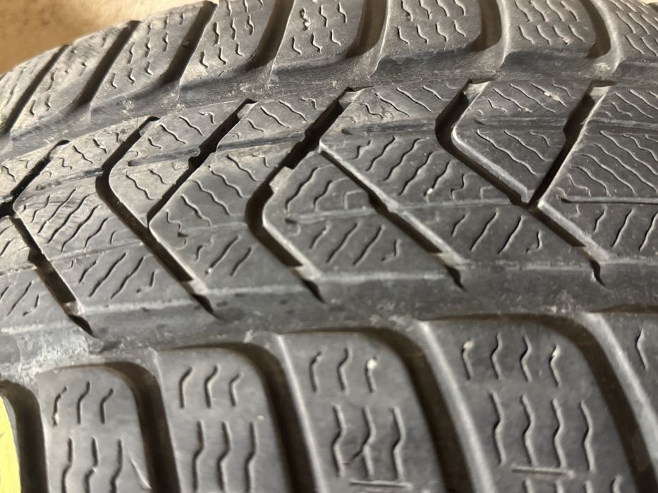Зимни гуми PIRELLI Sottozero 3, 225/60 R18 100H