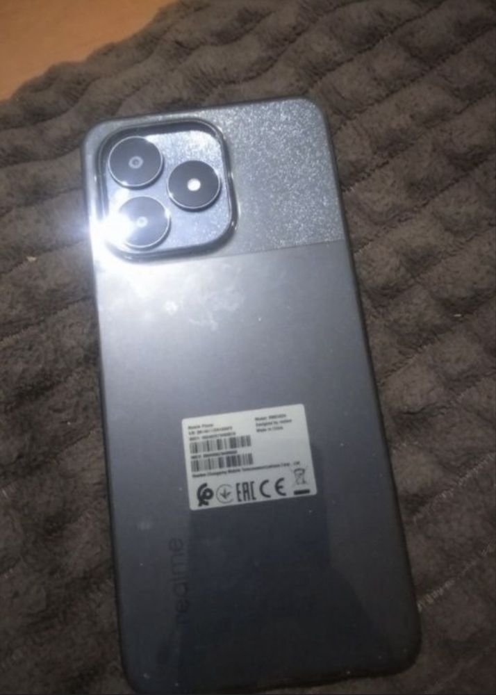 Смартфон Realmi not 50