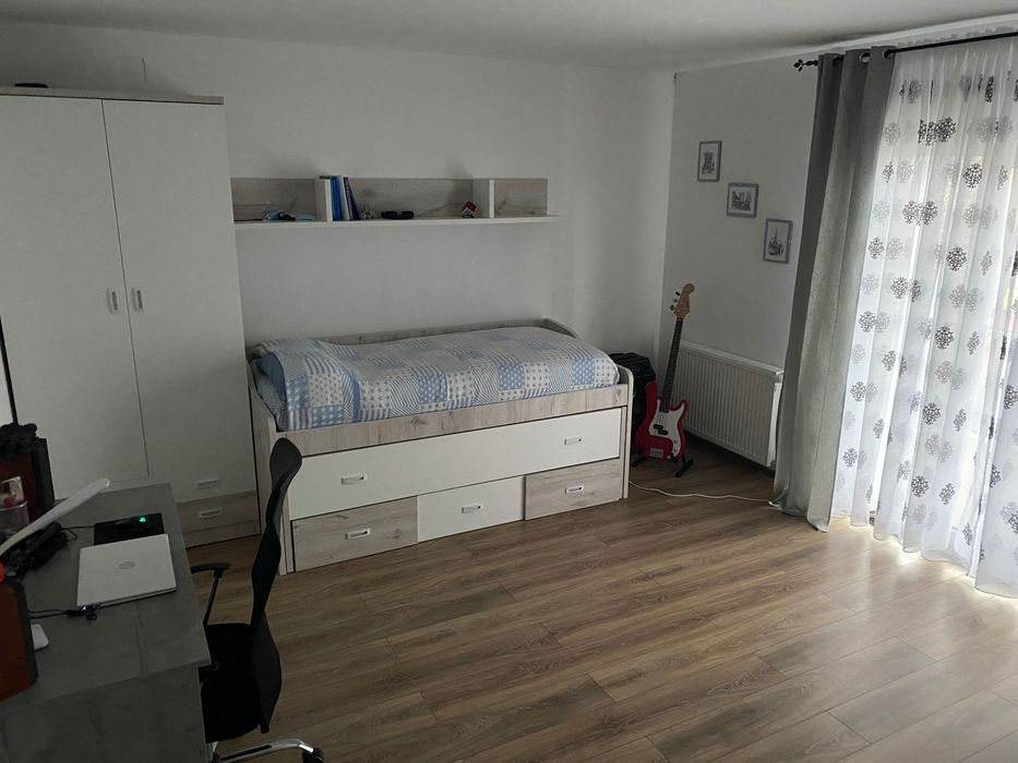 Dormitor copii/tineri . 2 paturi, 2 saltele, dulap