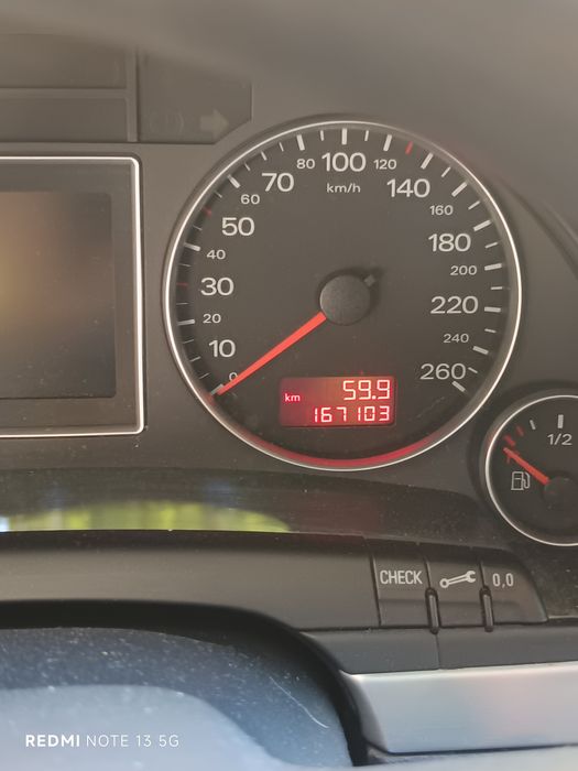 Ауди А4  1.6 бензин 102k