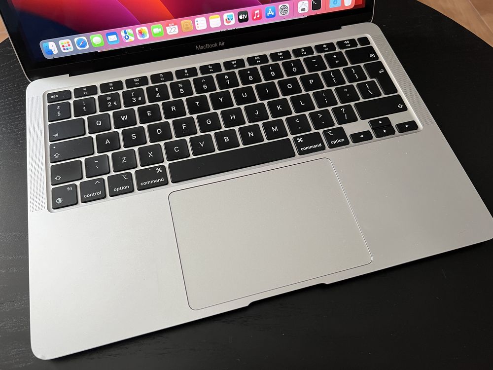 Отличен Apple MacBook Air M1 8GB 256GB