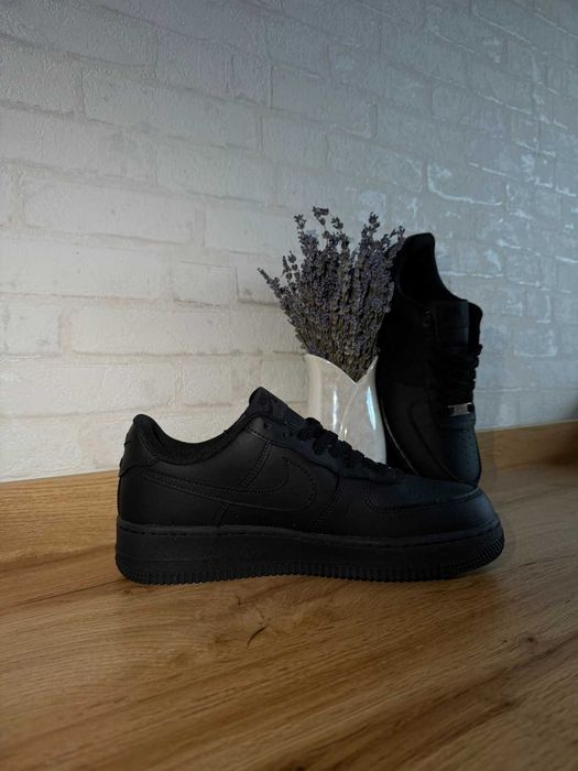 Nike Air Force 1 Black
