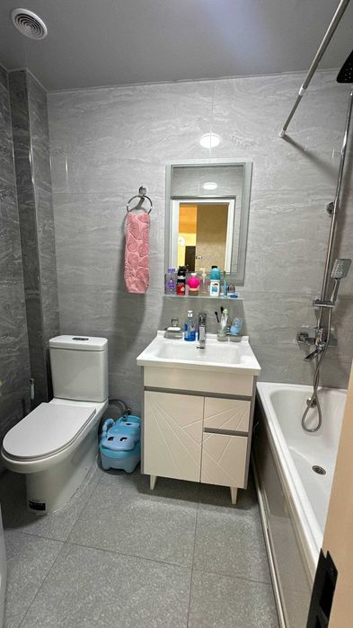 Продается квартира на Алмазарском районе ориентир Алмазар Прократура