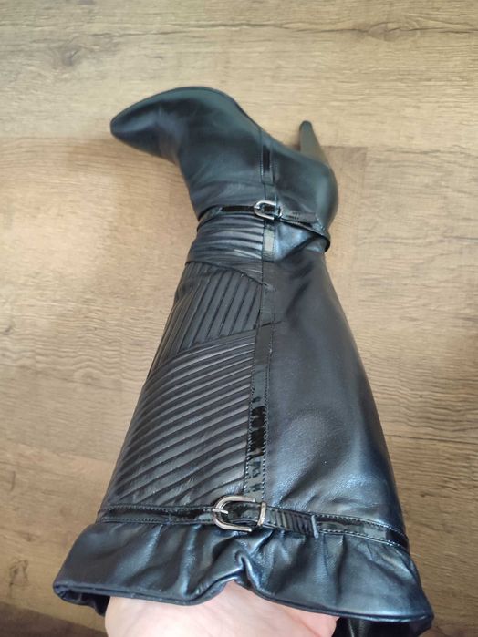 Cizme Enzo Bertini negre, cu toc, stare buna