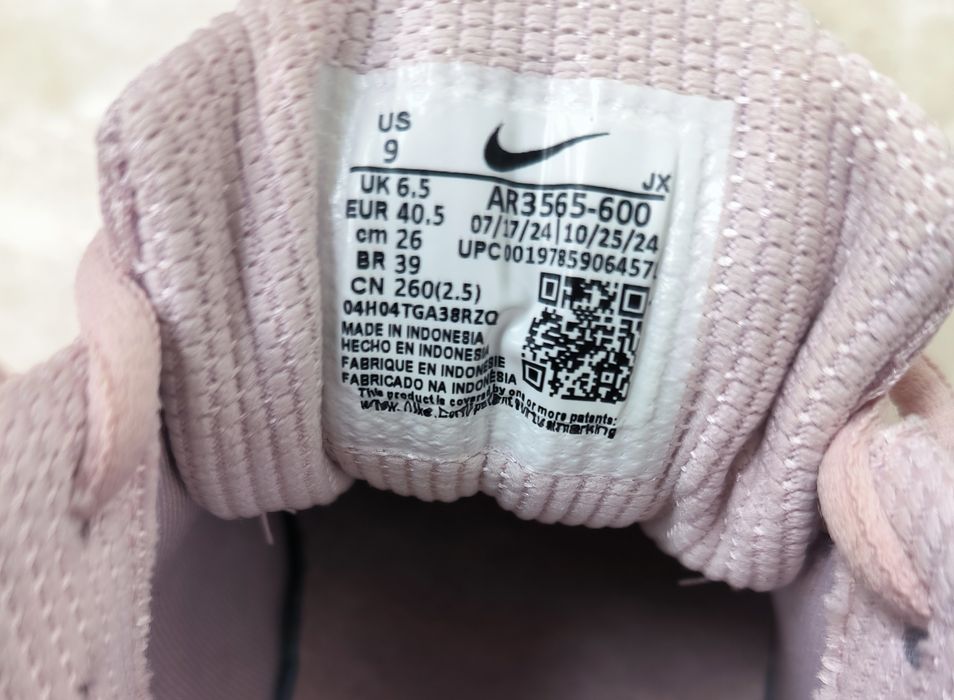 Nike Shox номер 40,5 Дамски маратонки