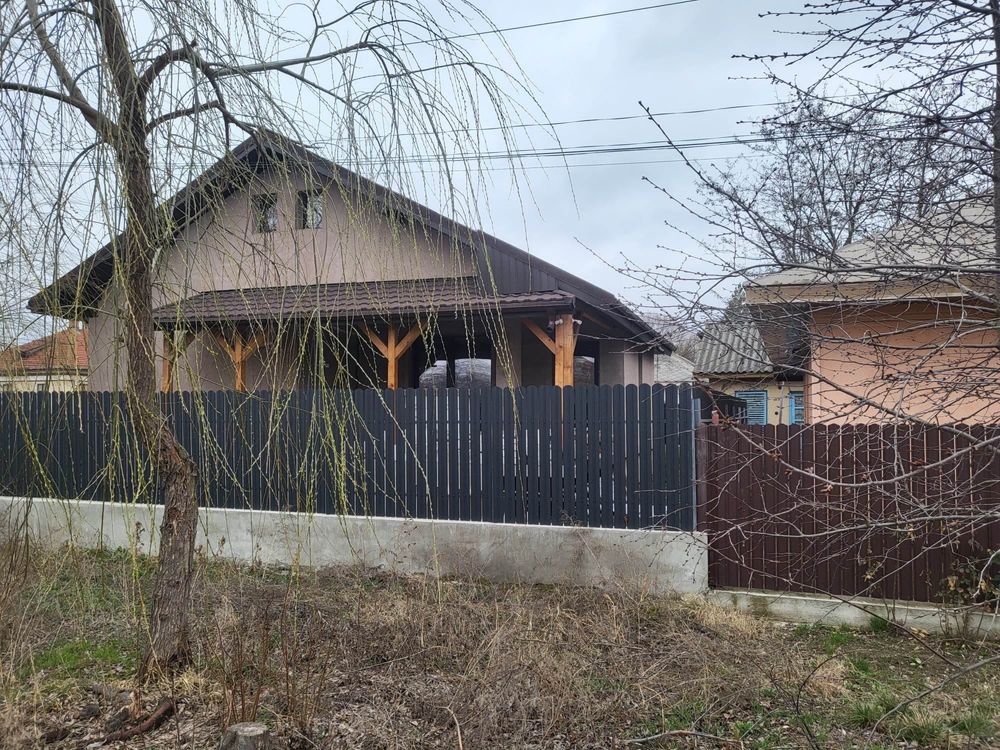 Casa de vanzare comuna Perieti