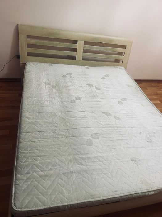 Спальная кровать