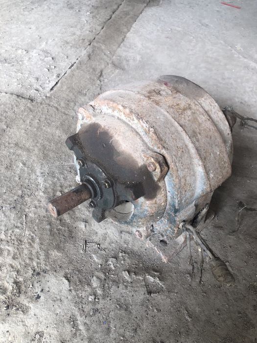 Электродвигатель на 380 в рабочем состоянии