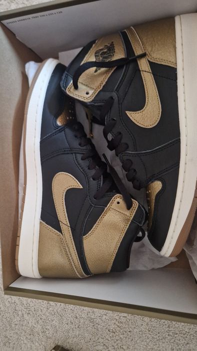 Jordan 1 high retro og black metallic gold