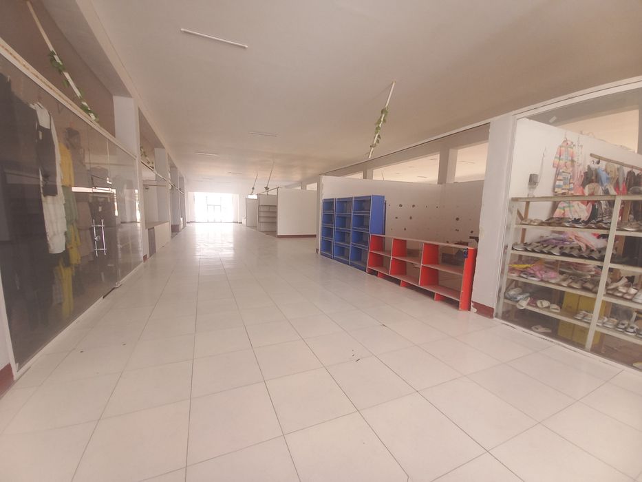 Банк балансидаги  Савдо комплекси (бозор) фоизсиз булиб тулашга сотила