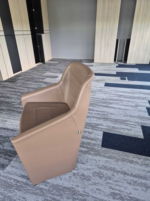 Masa + fotolii colecția JERA, LAS Mobili (Italia), pentru cunoscatori