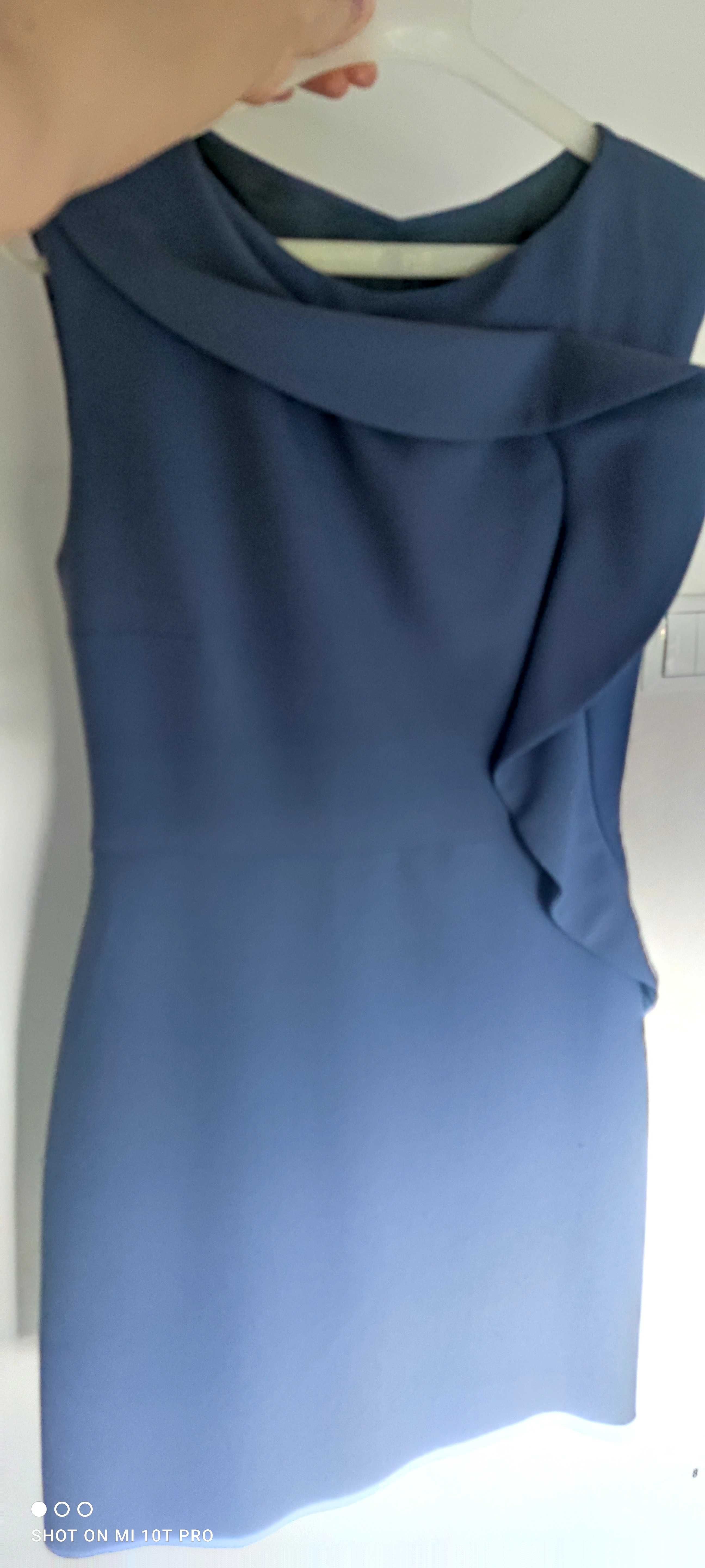 Стилна синя рокля