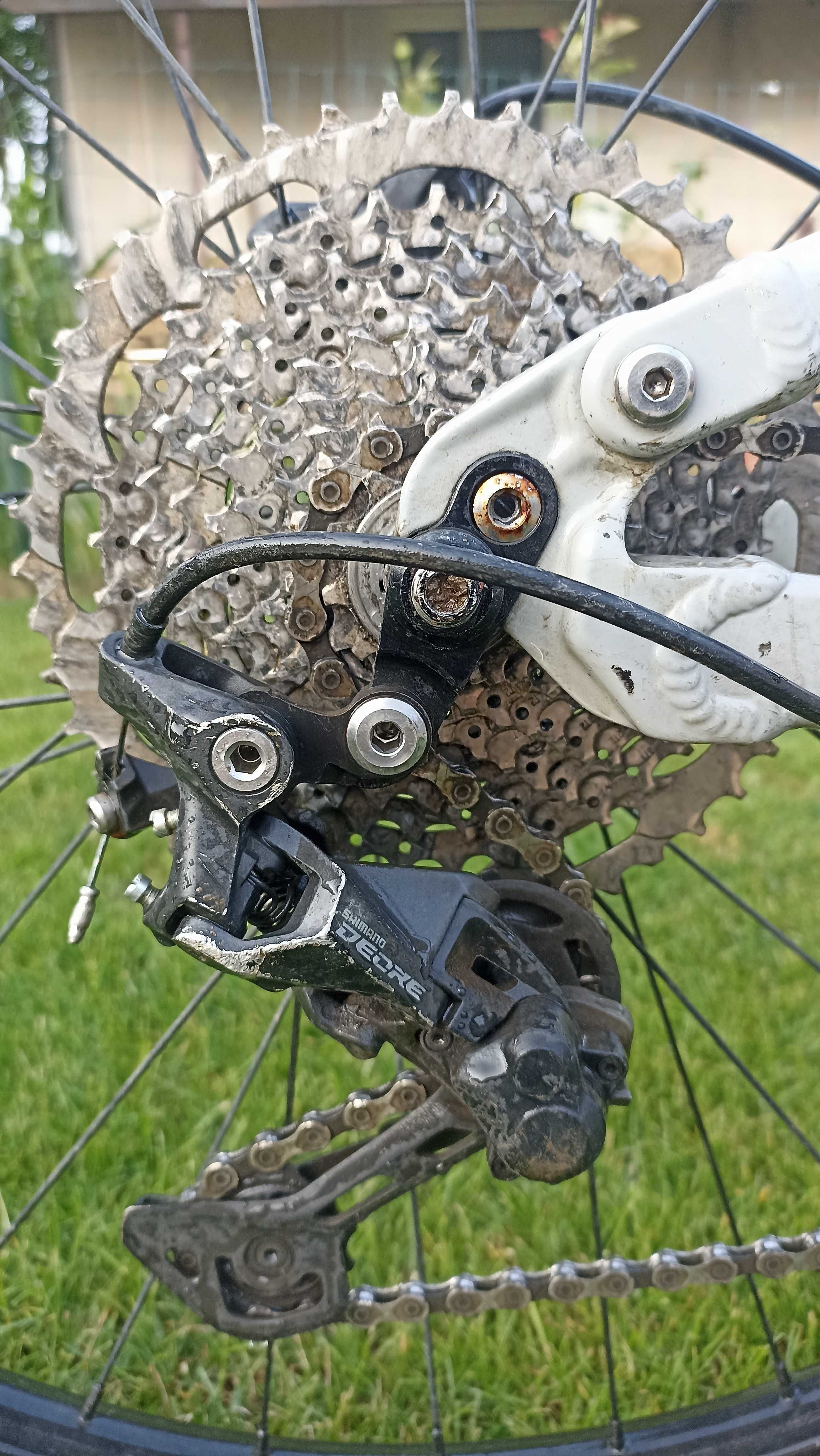 Vând bicicleta jamis DAKAR