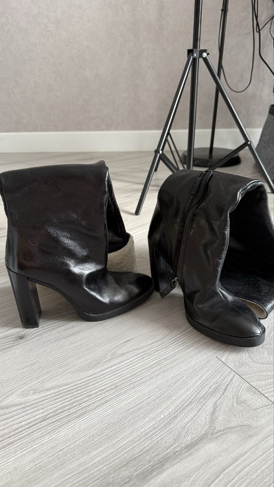 Продаи ботфорты ZARA