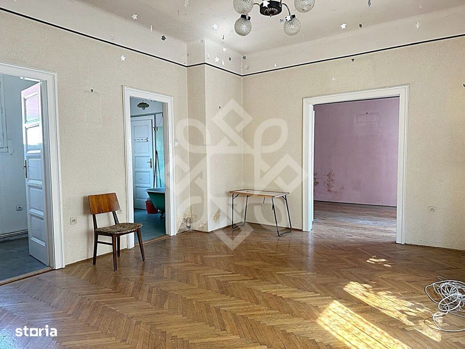 Apartament ultracentral de vanzare, zona Teatrului Oradea