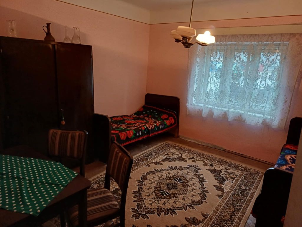 Vând casă în Derna