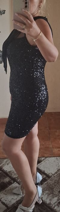 Къса черна рокля паети размер М