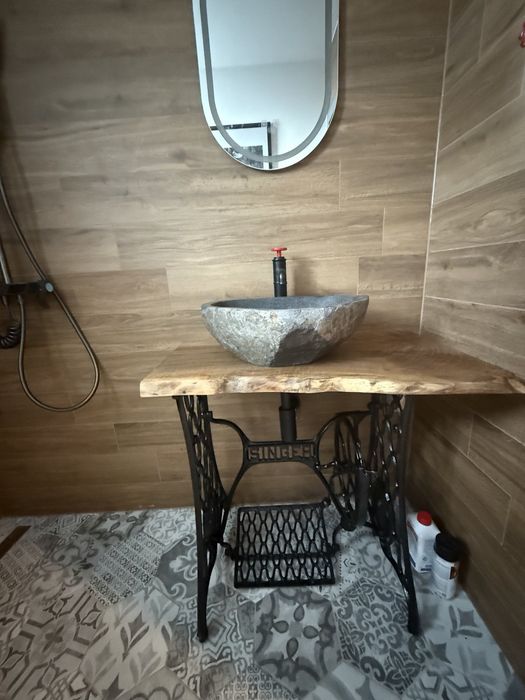 Маси и плотове от епокс и масив