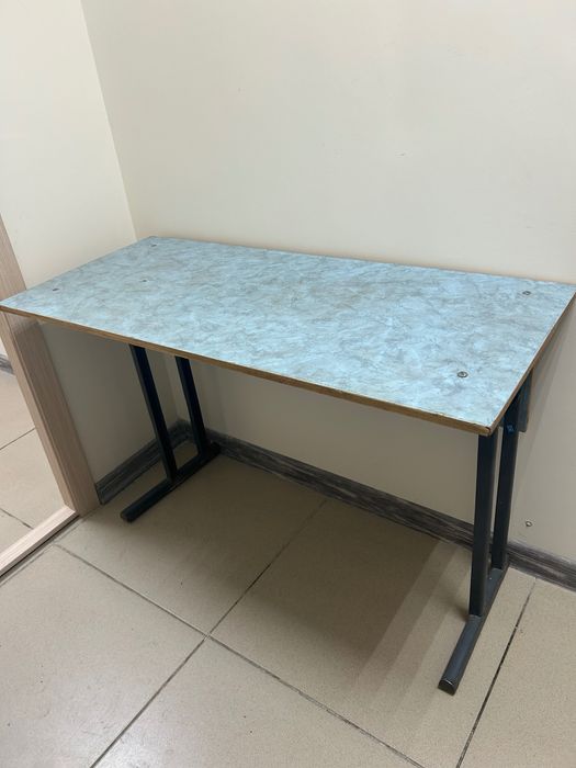 Парты, стулья, стол учителя, шкаф