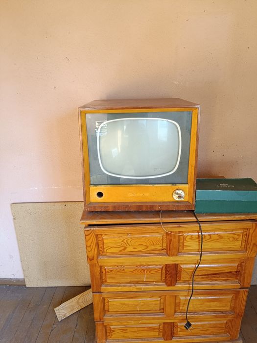 Ретро Телевизия .